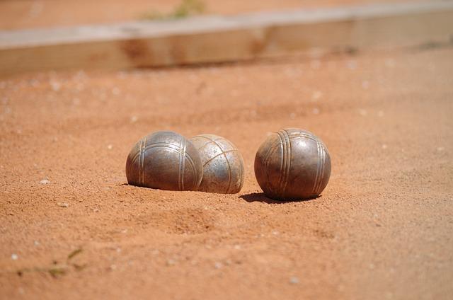 Petang nebo Petanque: Jak na správné pojmenování oblíbené hry