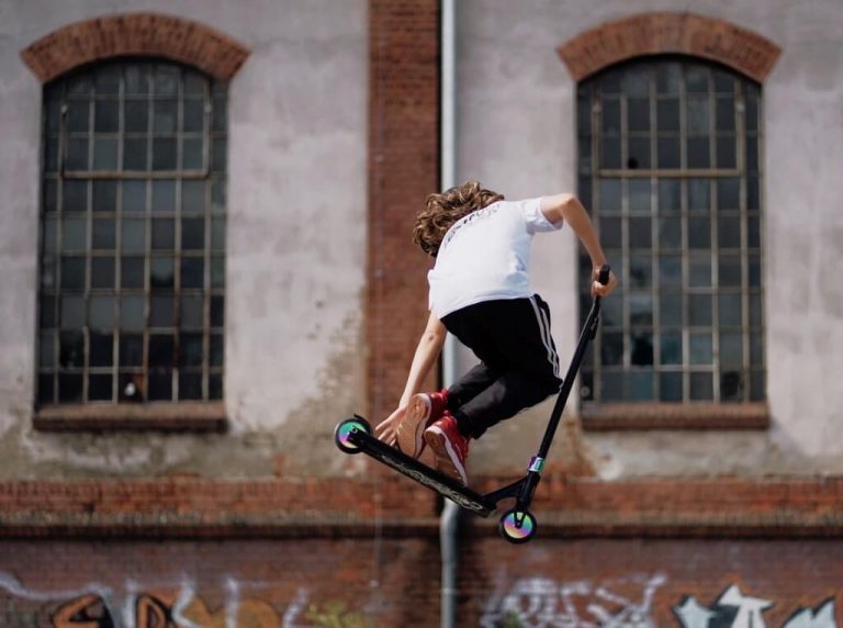 MOVINO vs. STORY vs. NKD. Souboj titánů freestyle koloběžek